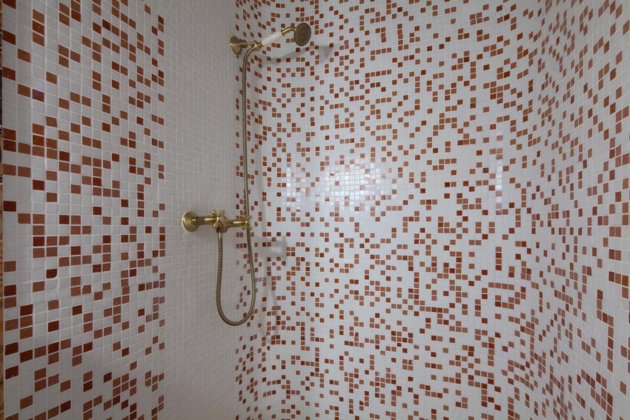 Little Paris Booutique In Old Town Center Brasov Apartment ภายนอก รูปภาพ